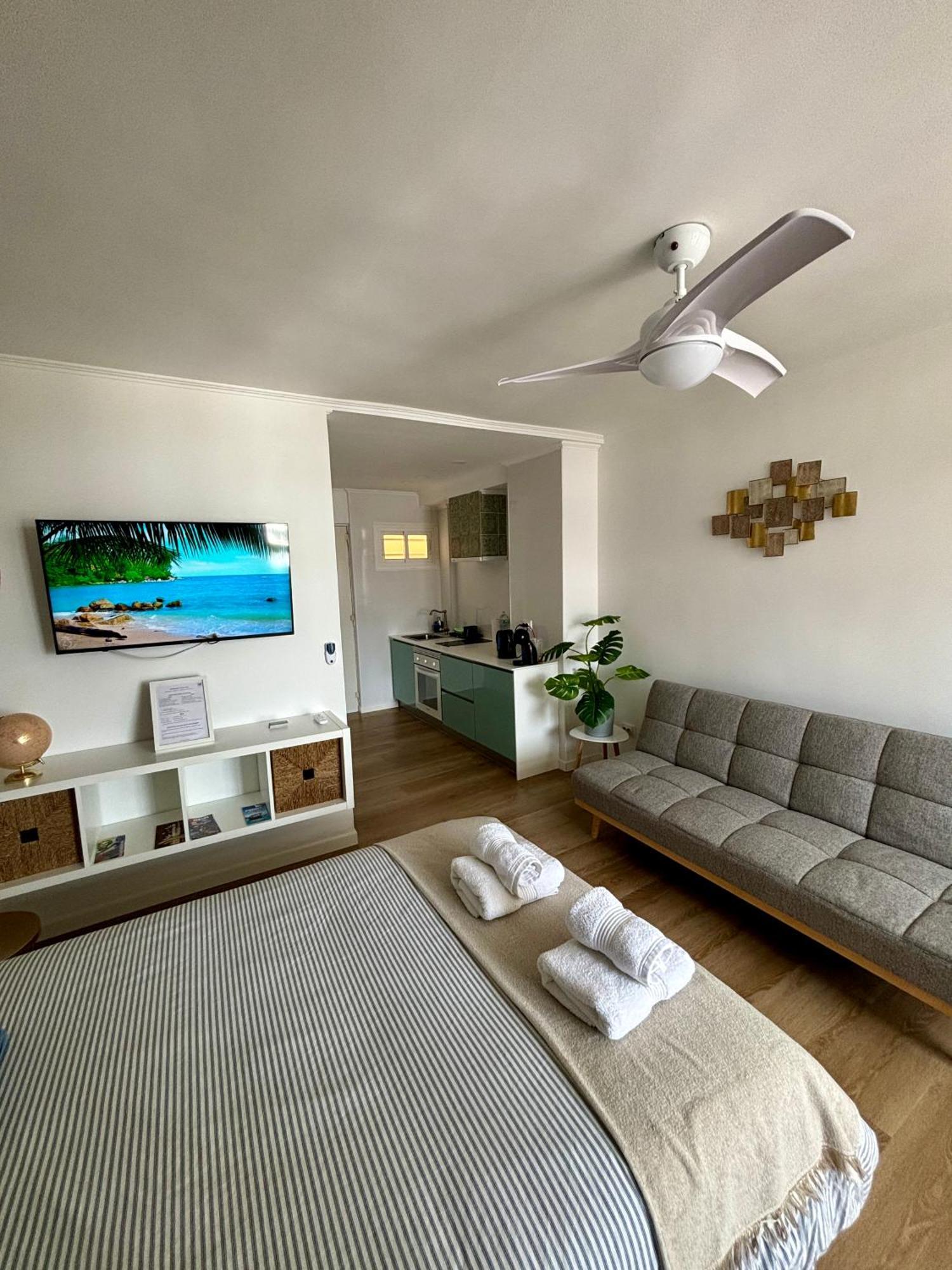 Ar Apartments - Central And Modern Apartment In Benalmádena Esterno foto